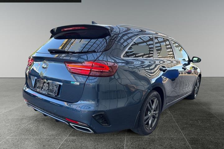 Blå Kia Ceed fra 2020