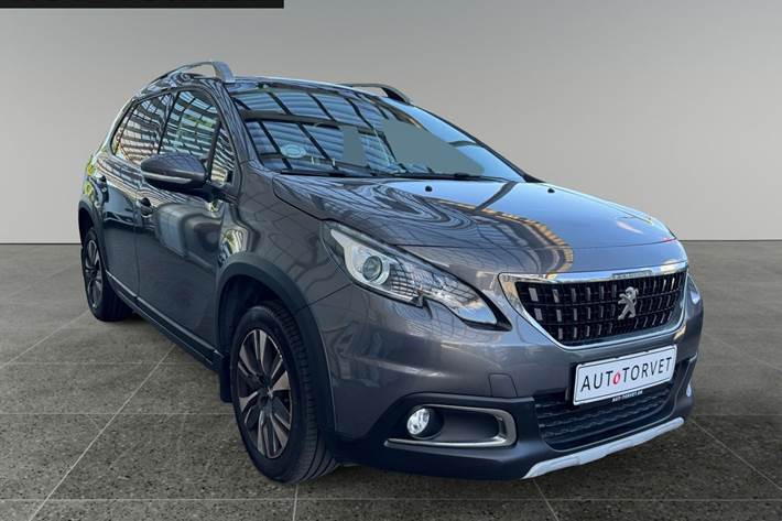 Grå Peugeot 2008 fra 2018