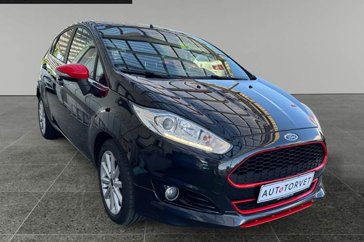 Sort Ford Fiesta fra 2015