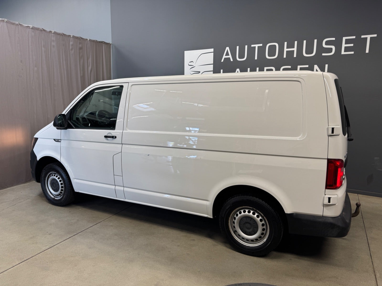 Hvid VW Transporter fra 2018