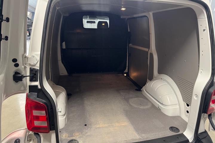 Hvid VW Transporter fra 2018