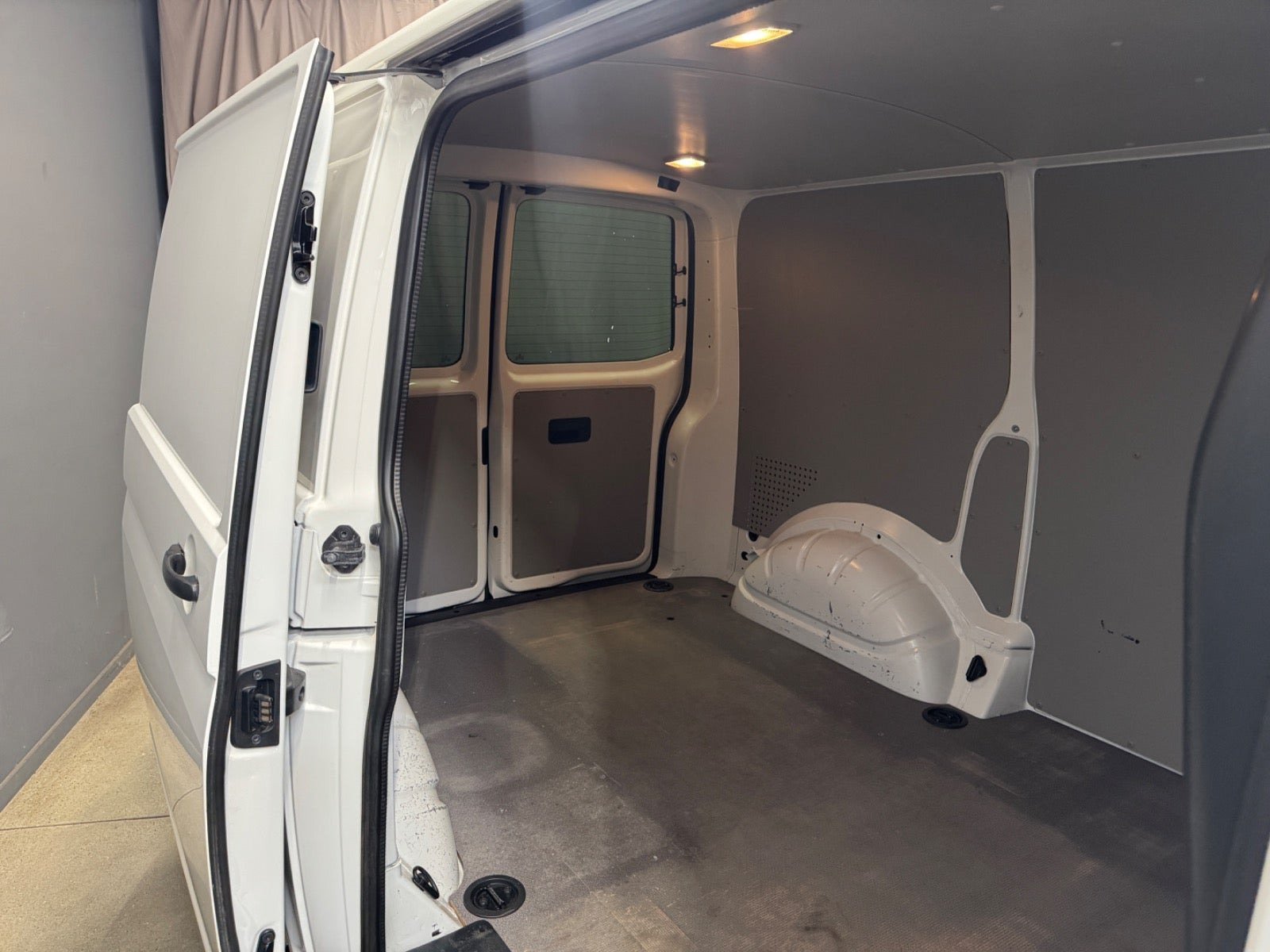 Hvid VW Transporter fra 2018