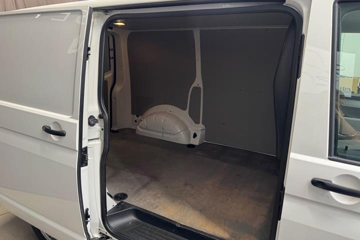 Hvid VW Transporter fra 2018