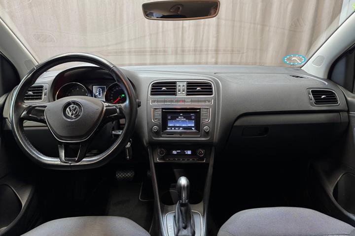 Sølv VW Polo fra 2017