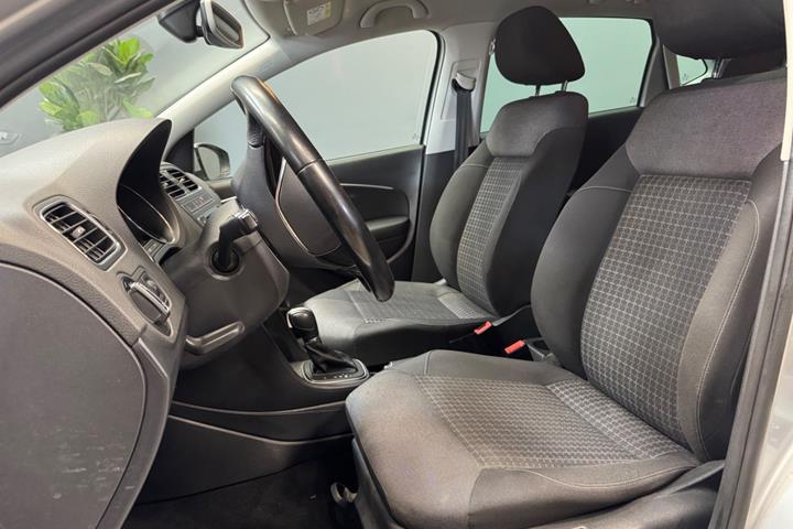 Sølv VW Polo fra 2017