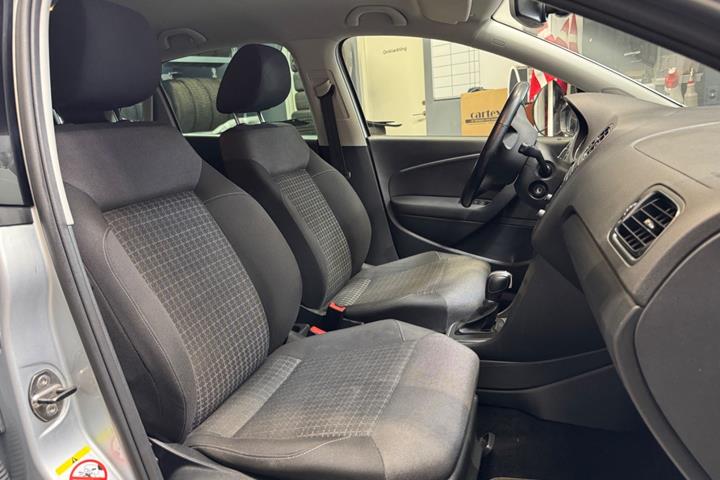 Sølv VW Polo fra 2017