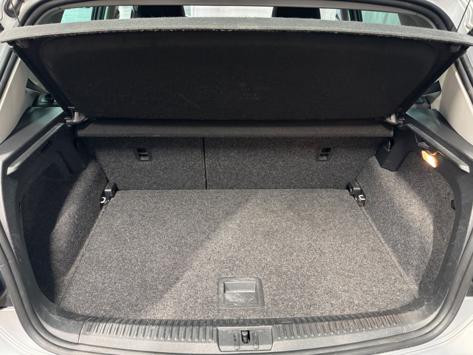 Sølv VW Polo fra 2017