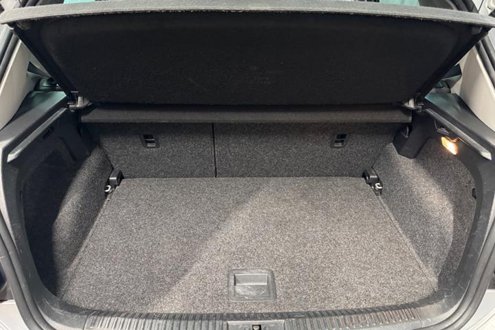 Sølv VW Polo fra 2017