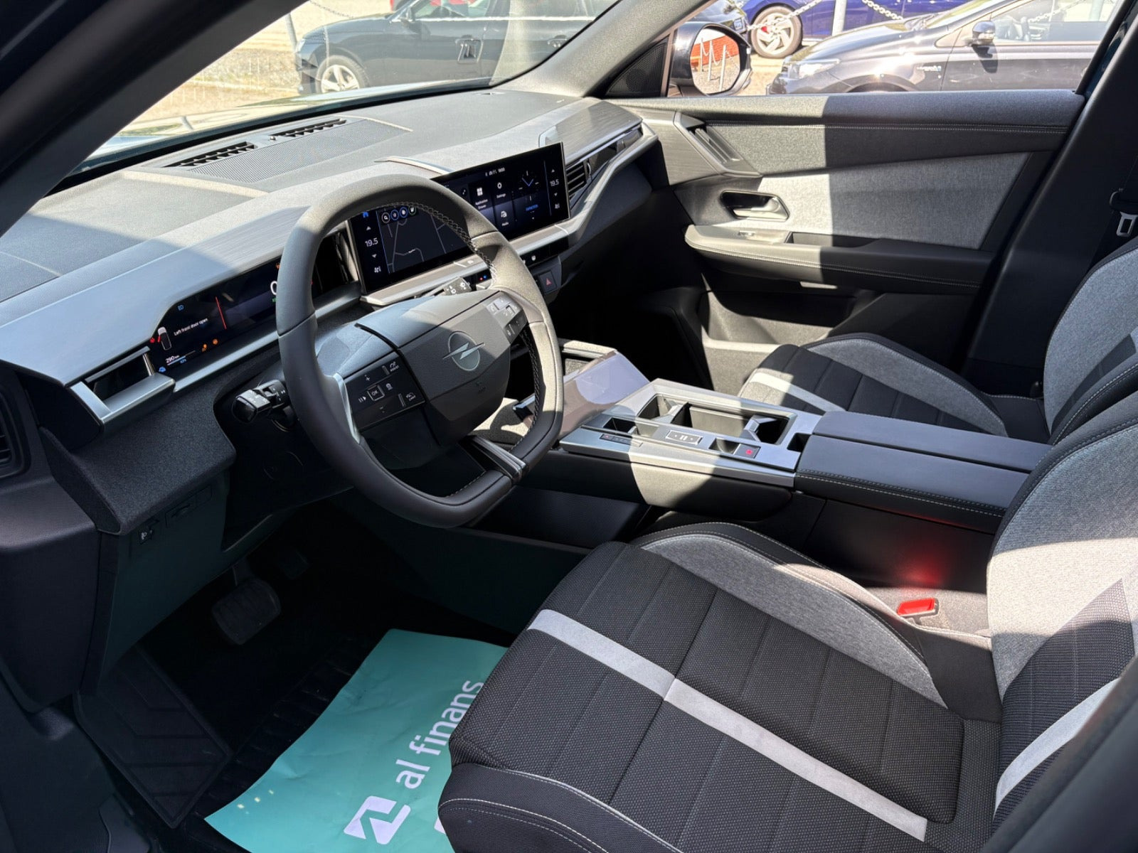 Blå Opel Grandland-e fra 2025