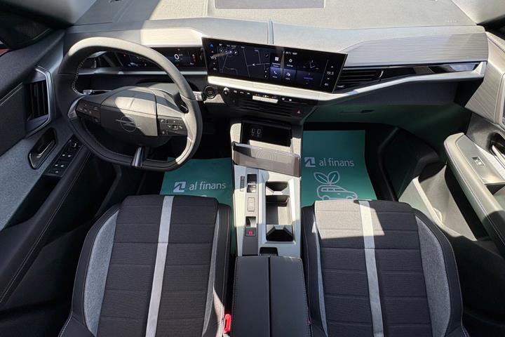 Blå Opel Grandland-e fra 2025