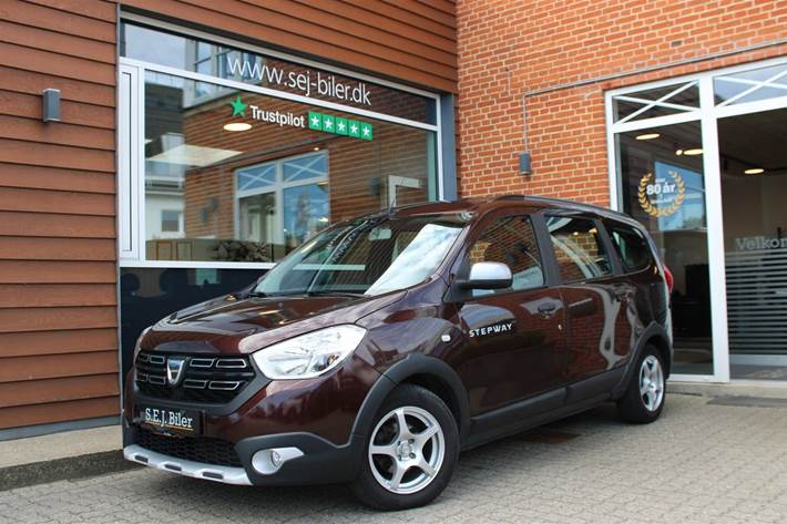Brun Dacia Lodgy Stepway fra 2017