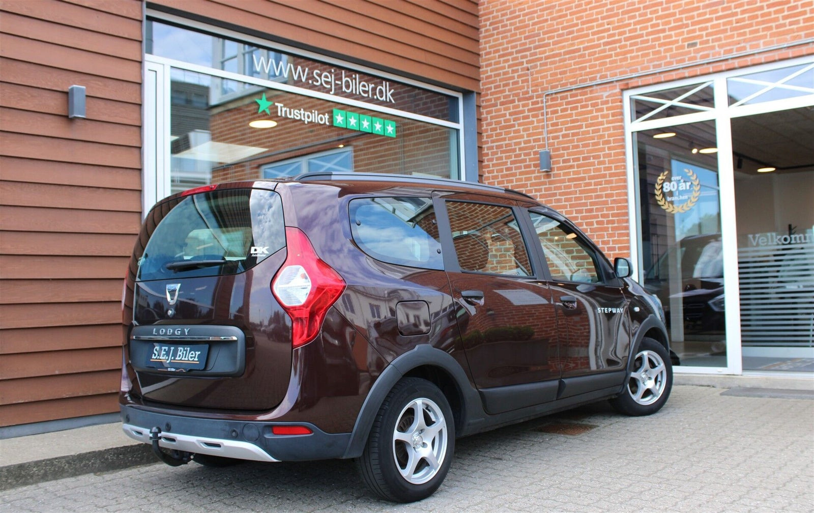 Brun Dacia Lodgy Stepway fra 2017