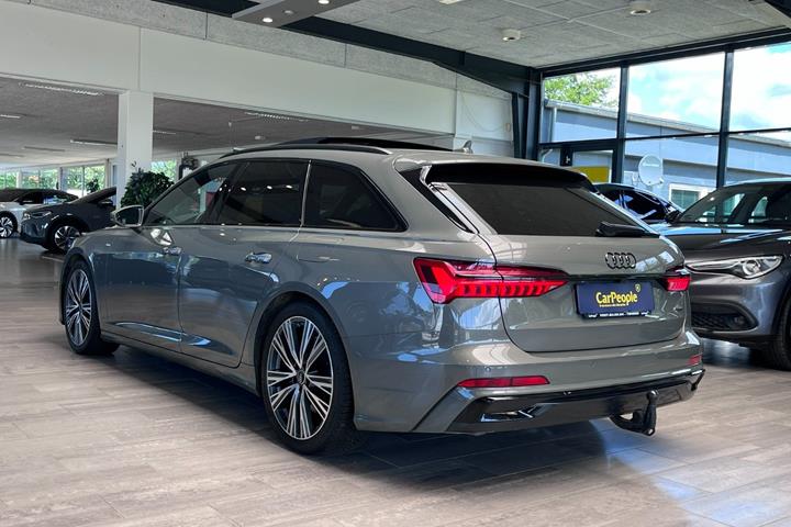 Grå Audi A6 fra 2024