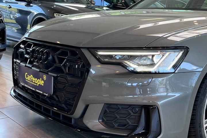 Grå Audi A6 fra 2024