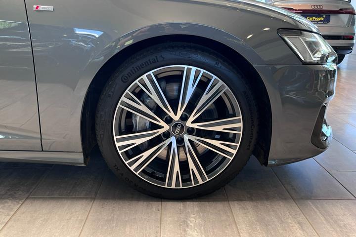 Grå Audi A6 fra 2024