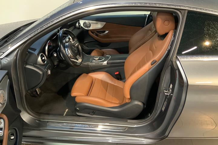 Grå Mercedes C200 fra 2019
