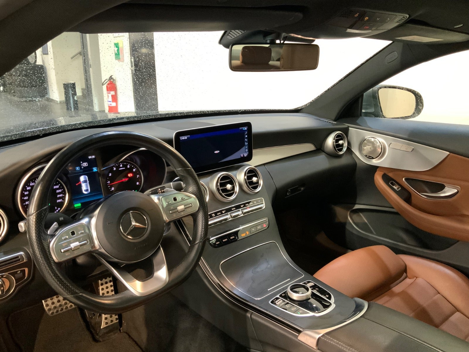 Grå Mercedes C200 fra 2019