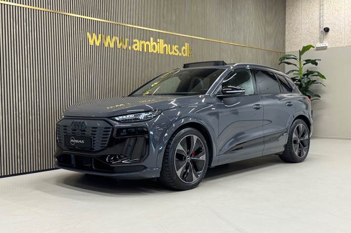 Grå Audi Q6 e-tron fra 2025