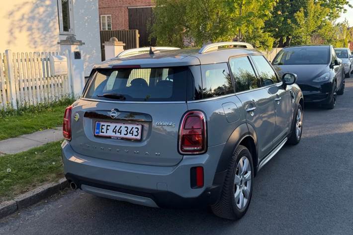 Grå Mini Countryman Cooper SE fra 2022