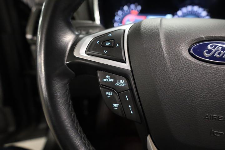 Grå Ford Mondeo fra 2020