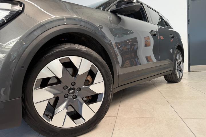 Grå Ford Explorer fra 2024