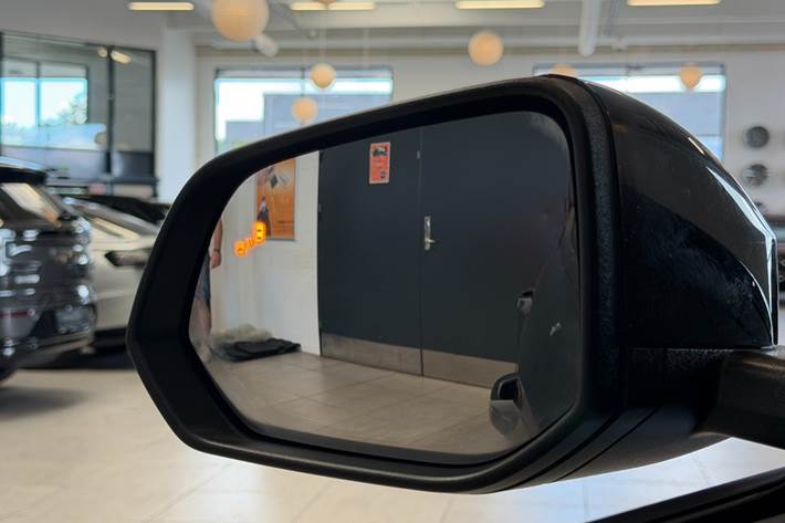 Grå Ford Explorer fra 2024
