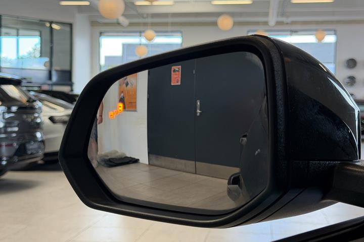 Grå Ford Explorer fra 2024