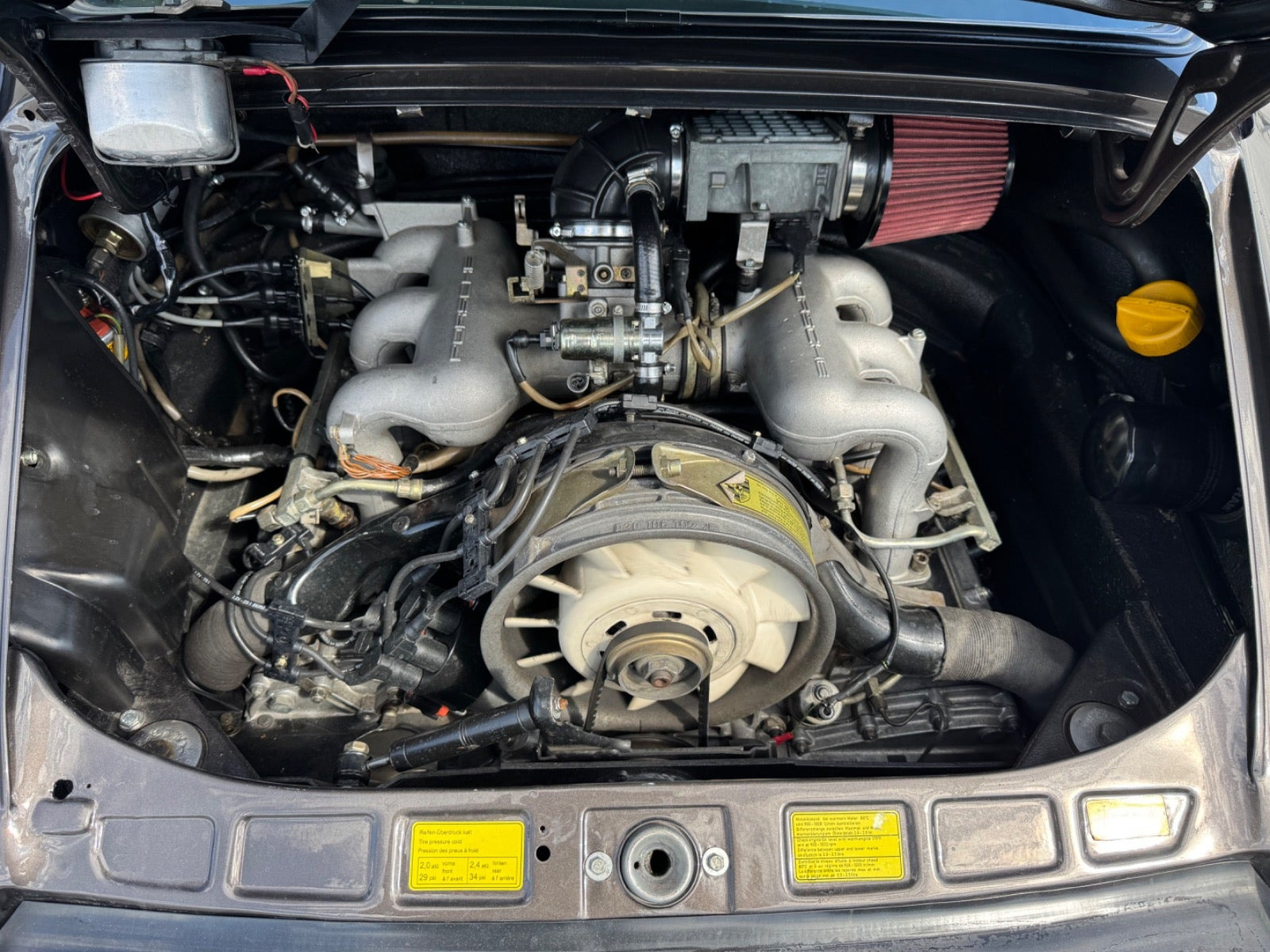 Brun Porsche 911 fra 1981