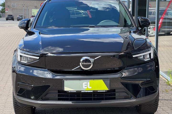 Sort Volvo XC40 fra 2024