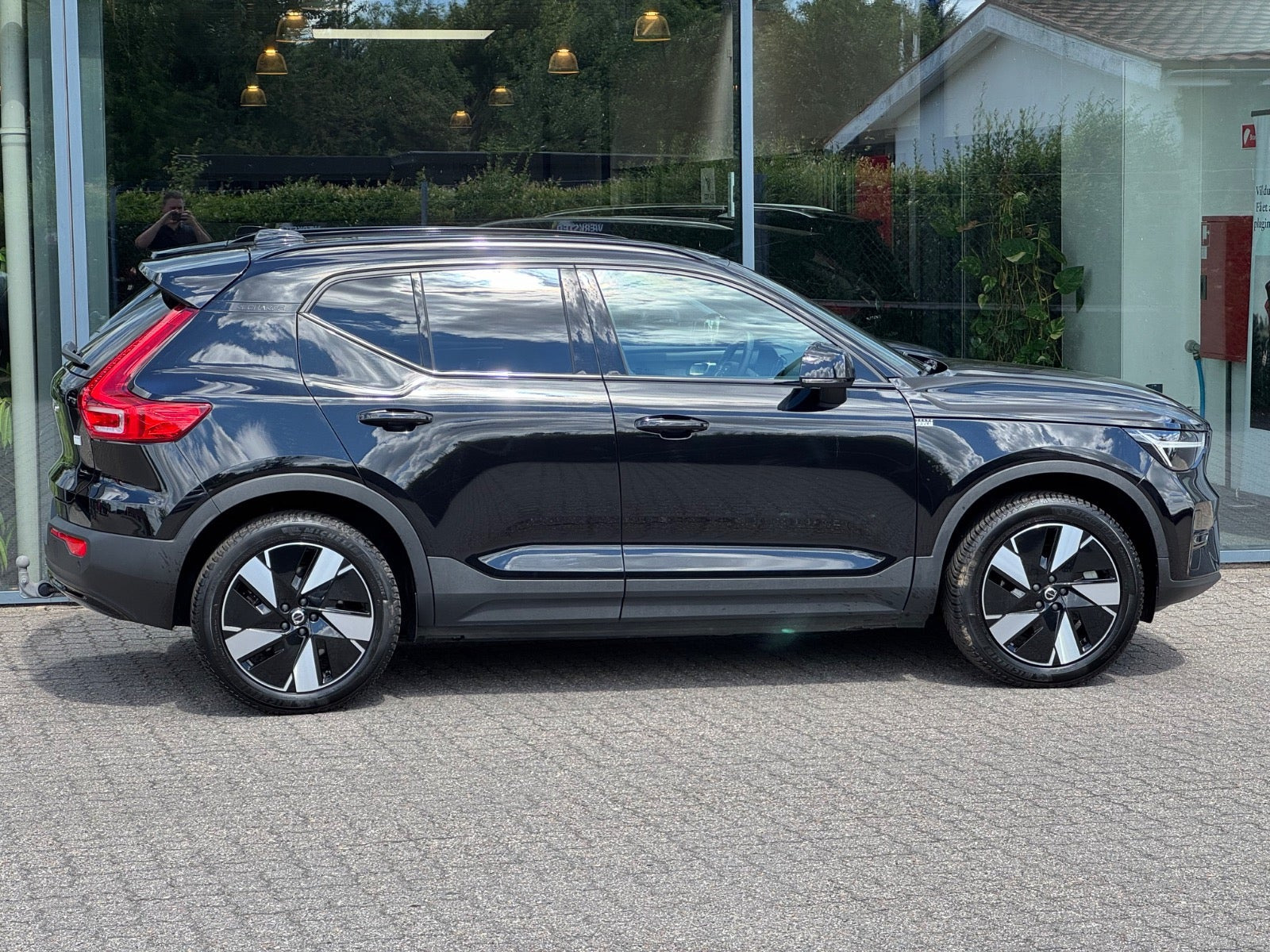 Sort Volvo XC40 fra 2024