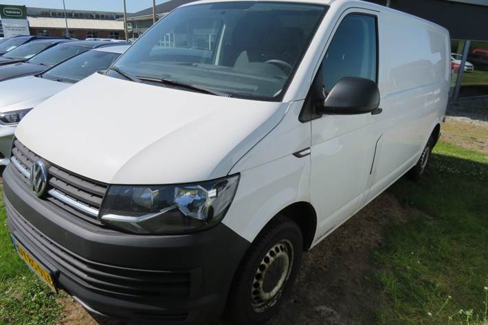 Hvid VW Transporter fra 2019