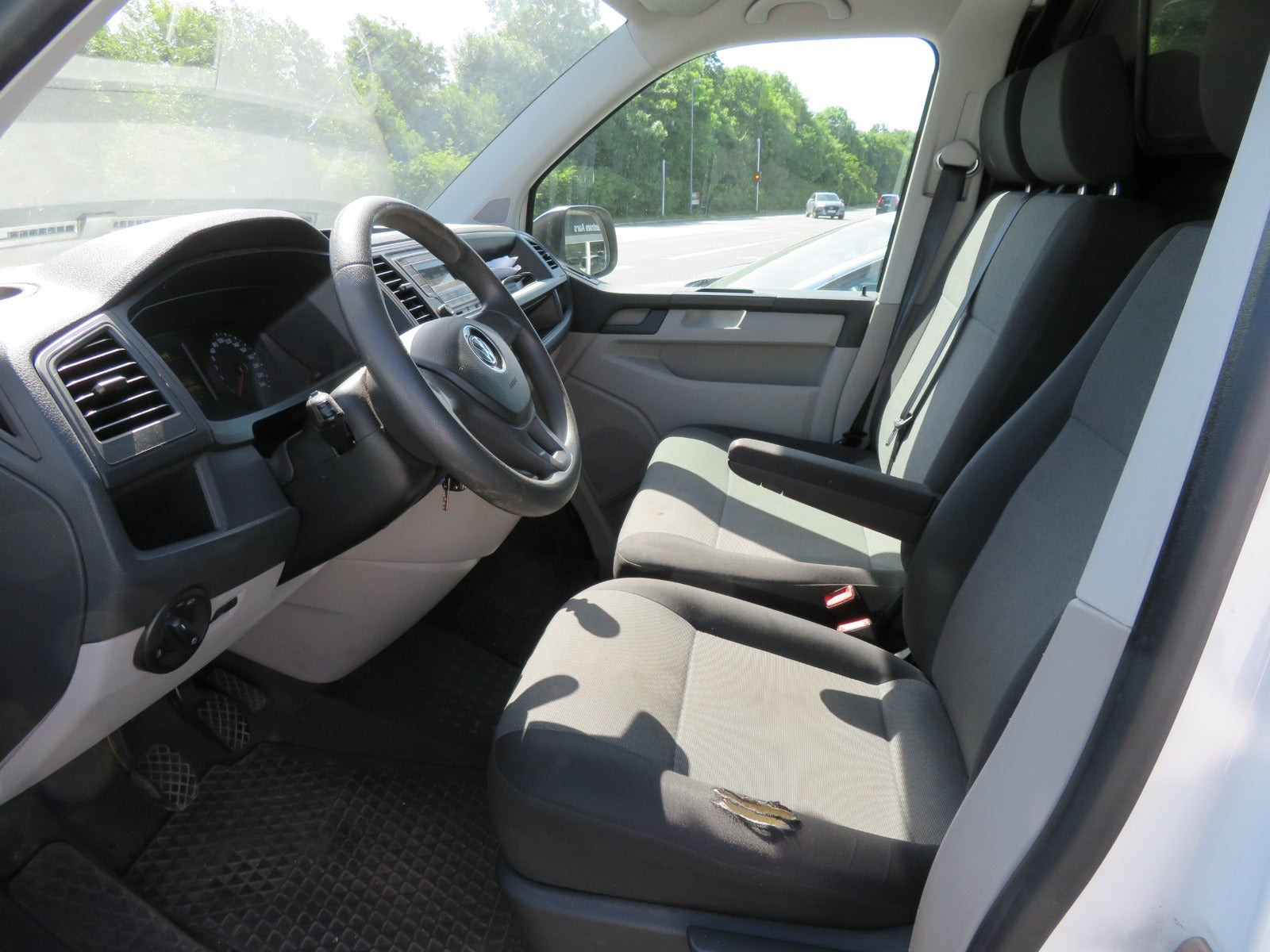 Hvid VW Transporter fra 2019