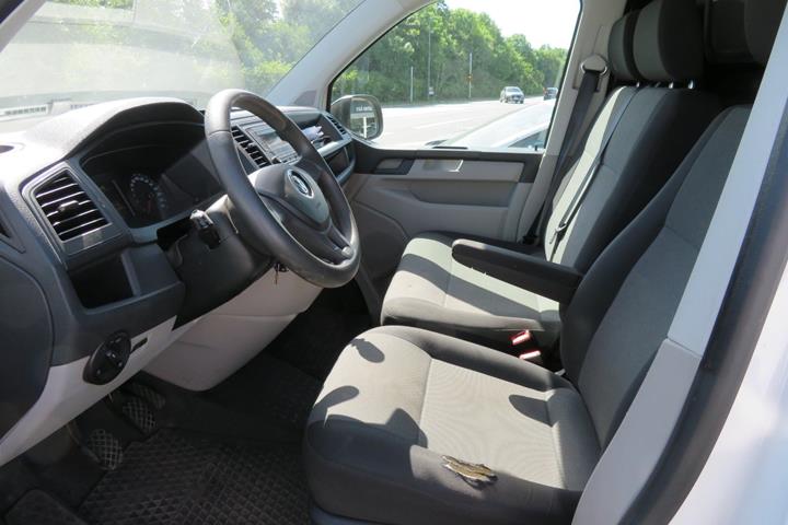 Hvid VW Transporter fra 2019