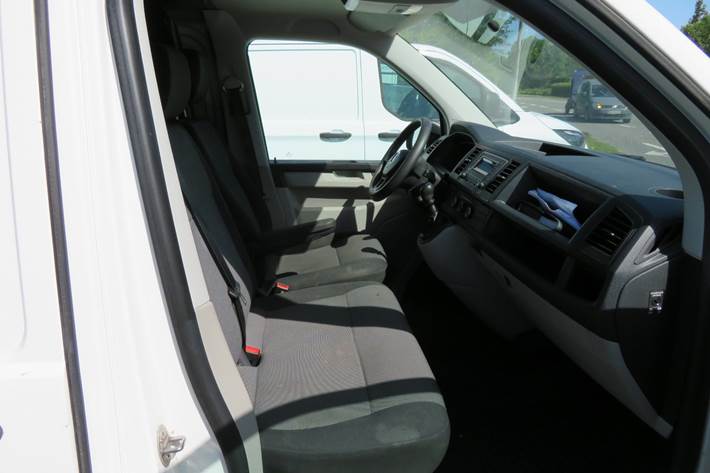 Hvid VW Transporter fra 2019