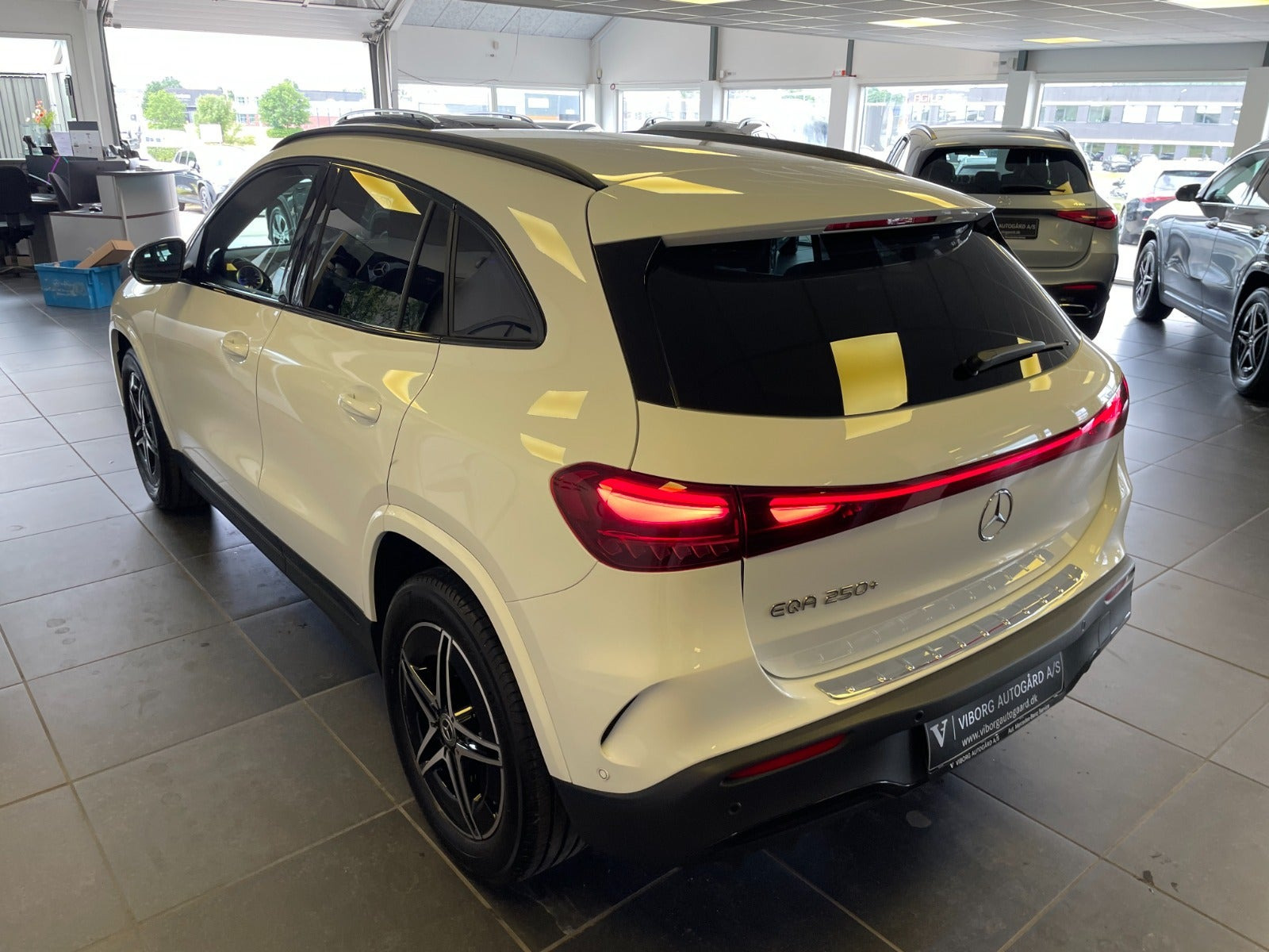 Hvid Mercedes EQA250+ fra 2026