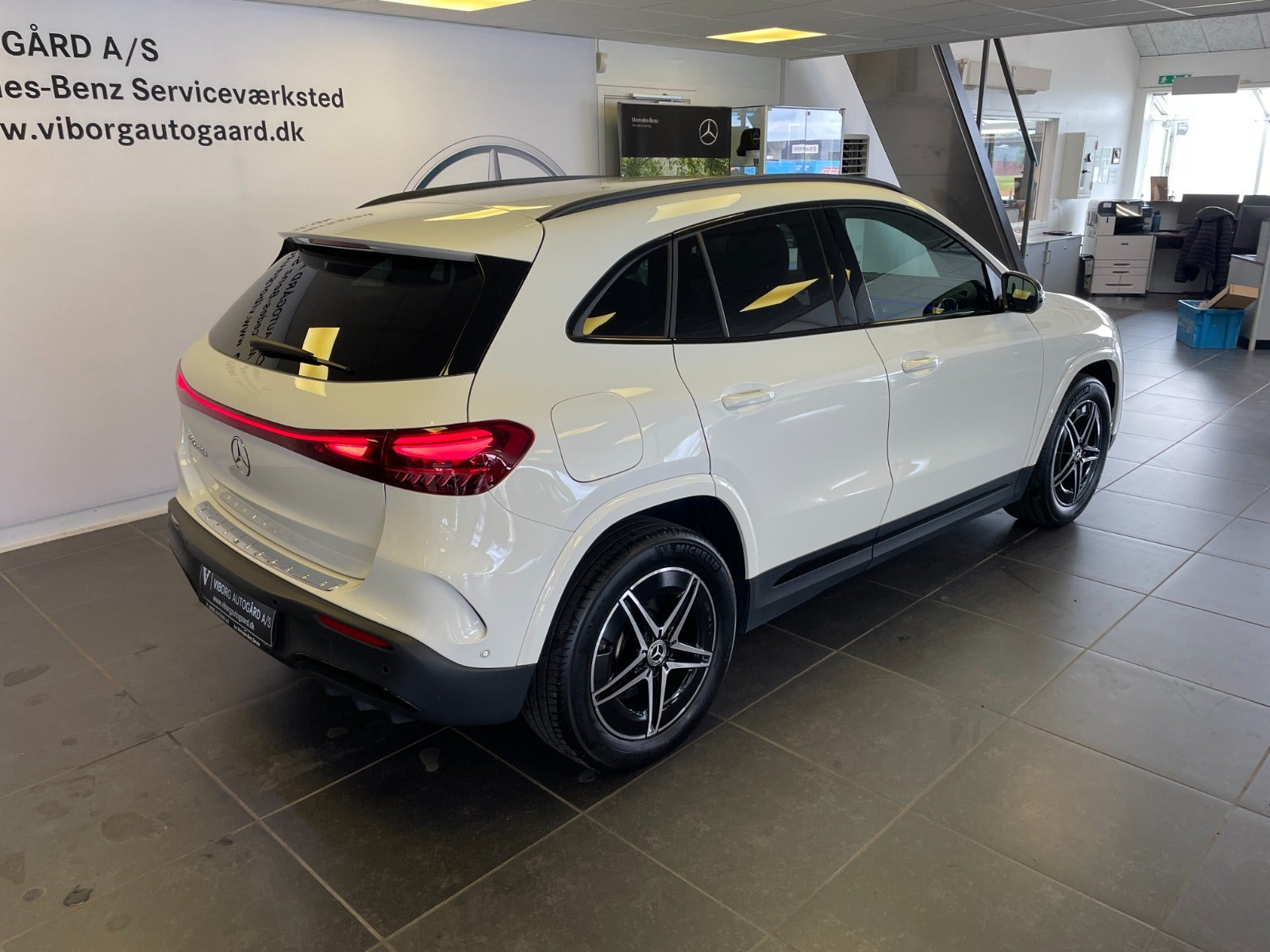 Hvid Mercedes EQA250+ fra 2026