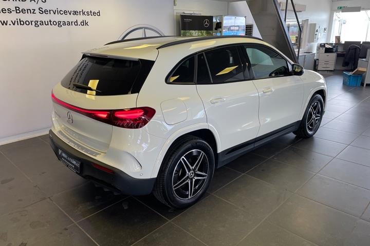 Hvid Mercedes EQA250+ fra 2026