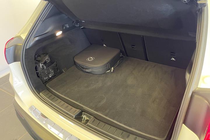 Hvid Mercedes EQA250+ fra 2026