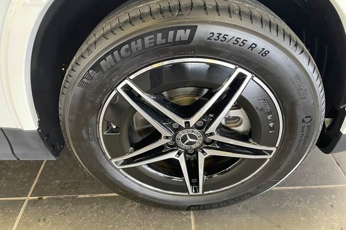 Hvid Mercedes EQA250+ fra 2026