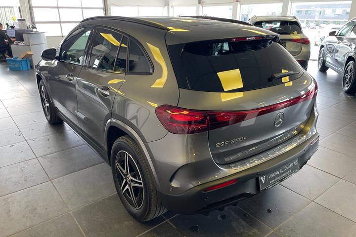 Grå Mercedes EQA250+ fra 2026