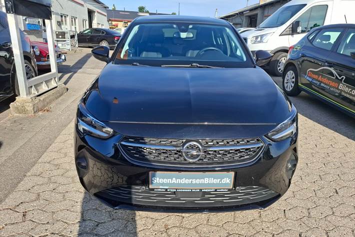 Sort Opel Corsa fra 2020