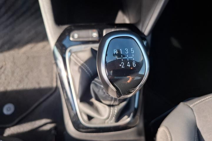 Sort Opel Corsa fra 2020