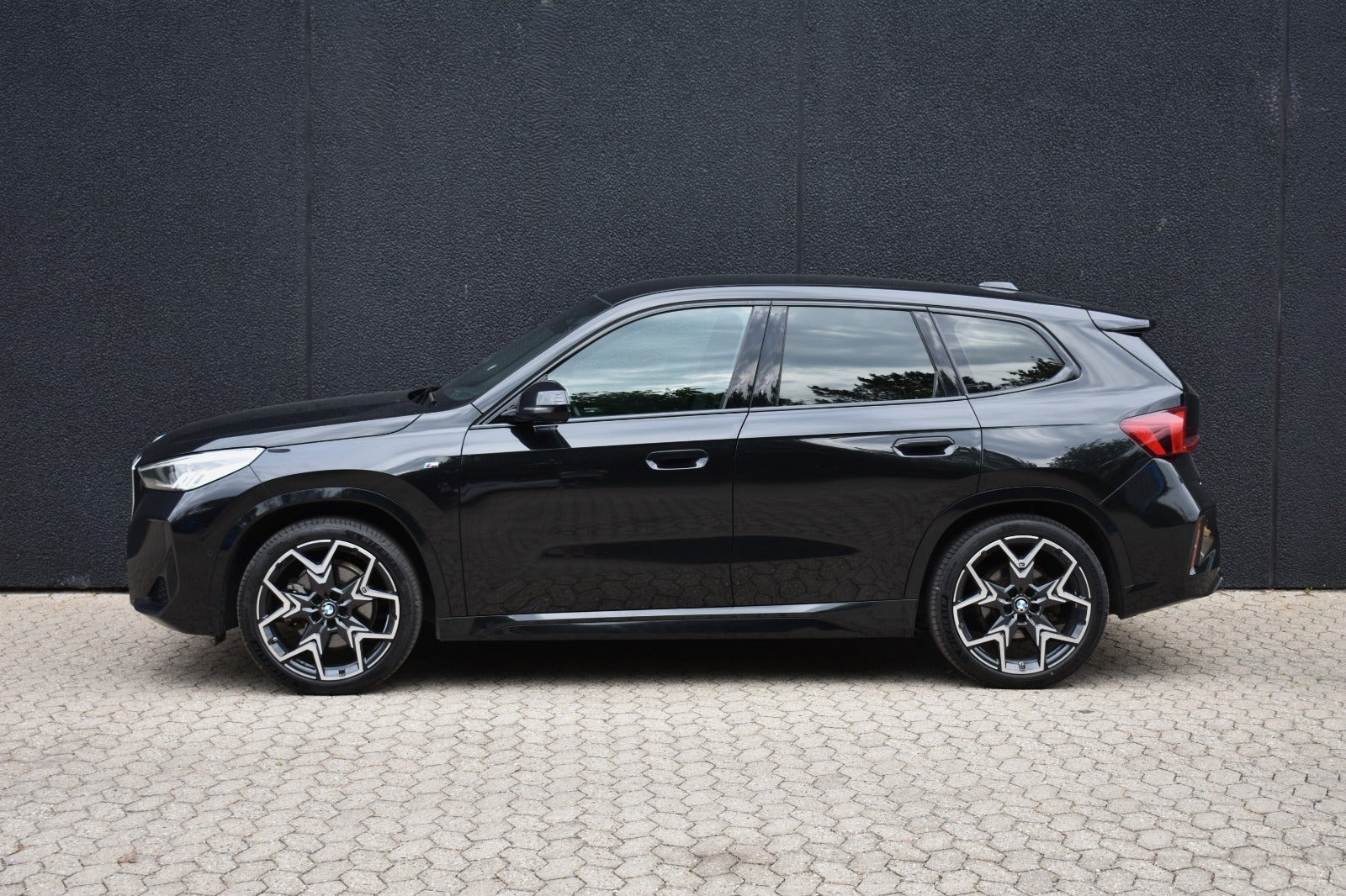 Sort BMW iX1 fra 2022