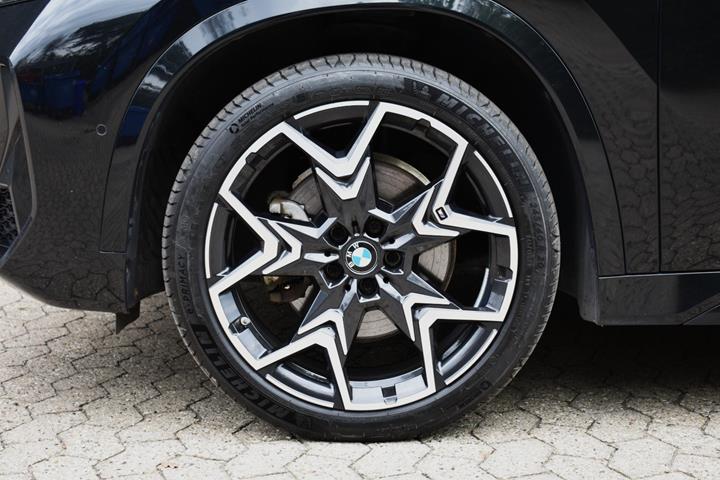 Sort BMW iX1 fra 2022