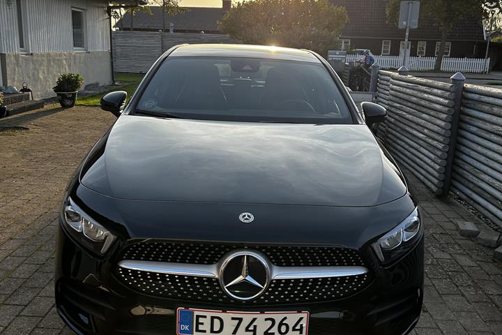 Sort Mercedes A-Klasse fra 2021