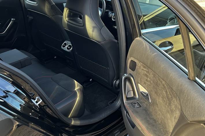 Sort Mercedes A-Klasse fra 2021