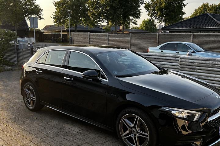 Sort Mercedes A-Klasse fra 2021