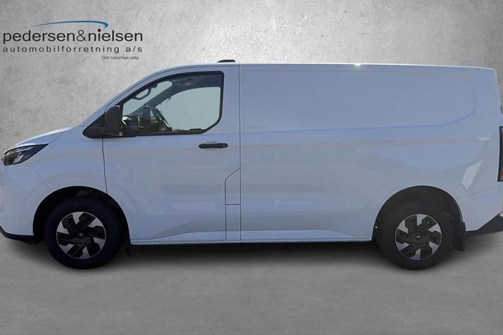 Hvid Ford E-Transit Custom fra 2026