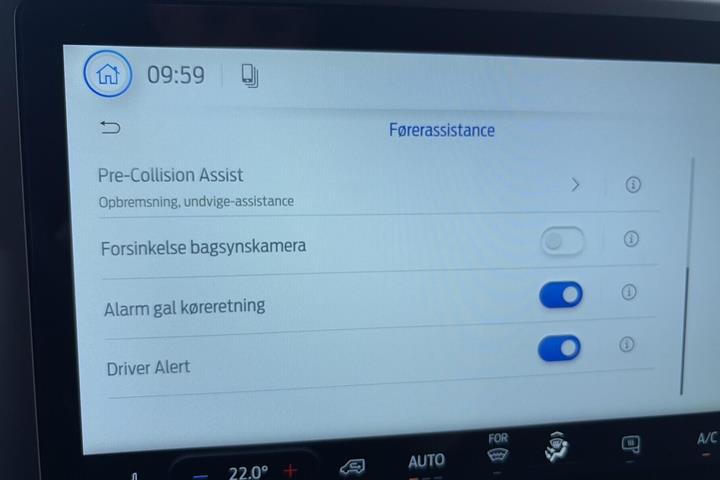 Hvid Ford E-Transit Custom fra 2026 set indefra