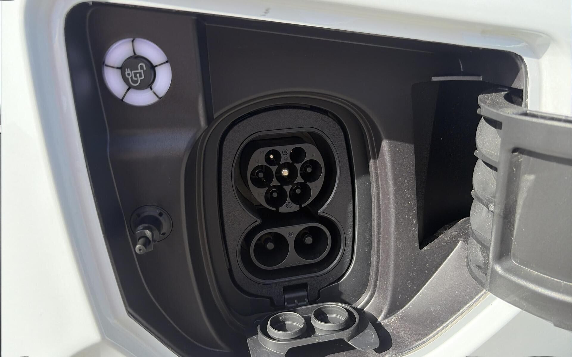 Hvid Ford E-Transit Custom fra 2026